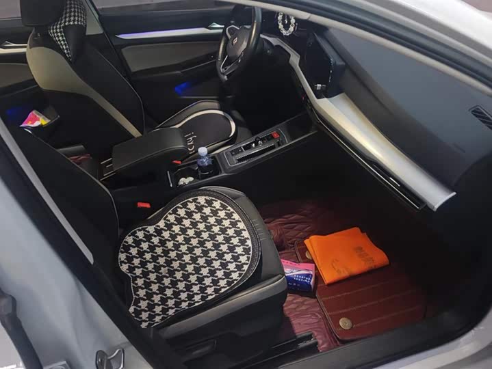 Фото 8 - Volkswagen Golf