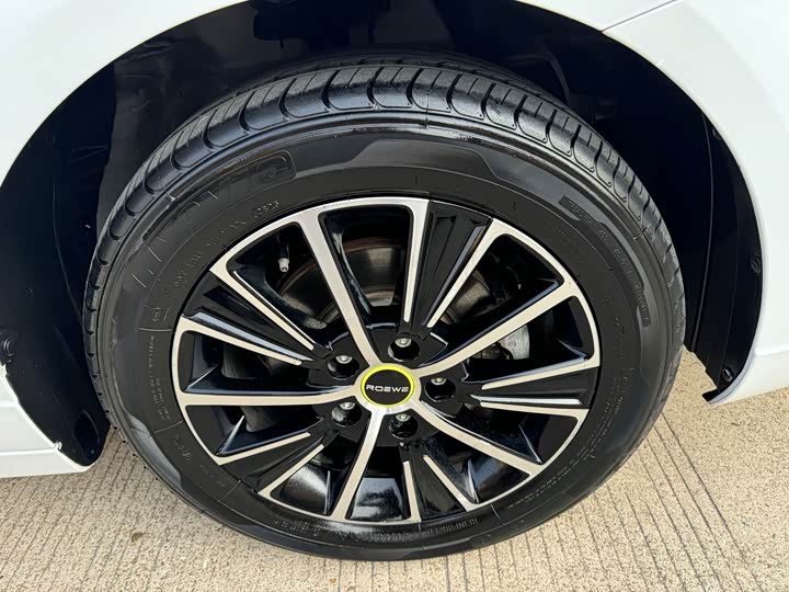 Фото 4 - Roewe i5