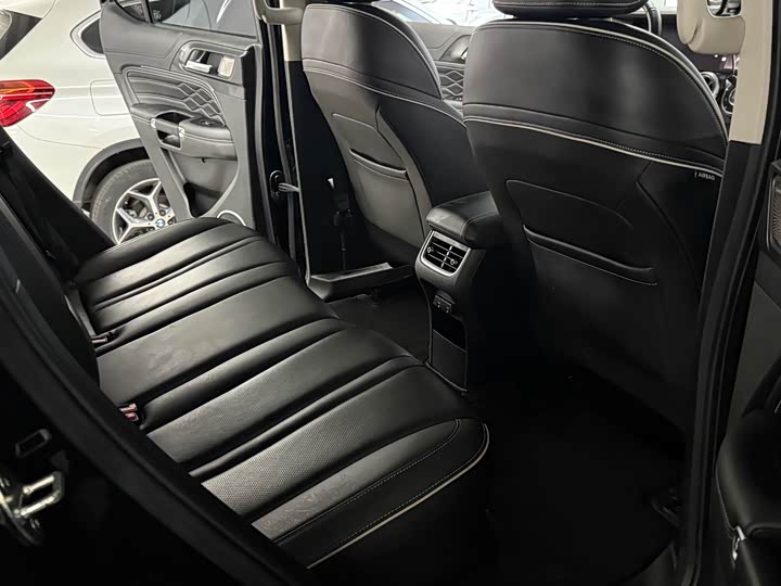 Фото 6 - Tank 300