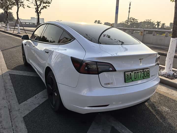 Фото 5 - Tesla Model 3
