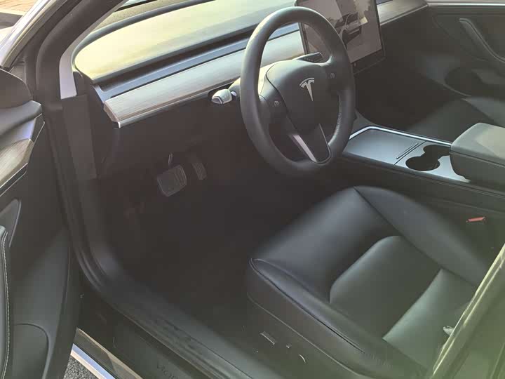 Фото 7 - Tesla Model 3