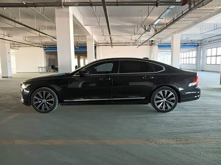 Фото 3 - Volvo S90