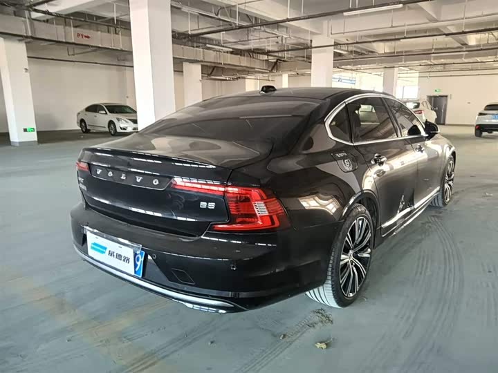 Фото 6 - Volvo S90