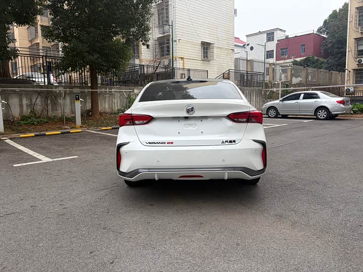 Фото 8 - Buick Verano