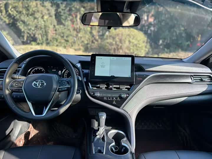 Фото 6 - Toyota Camry