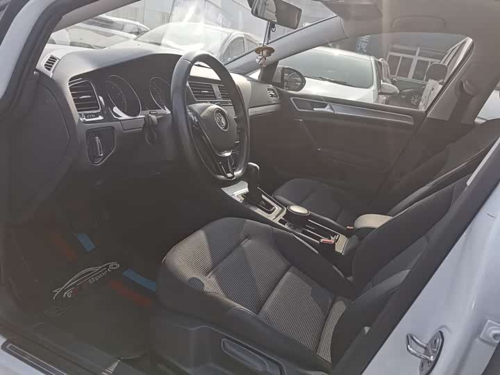 Фото 4 - Volkswagen Golf