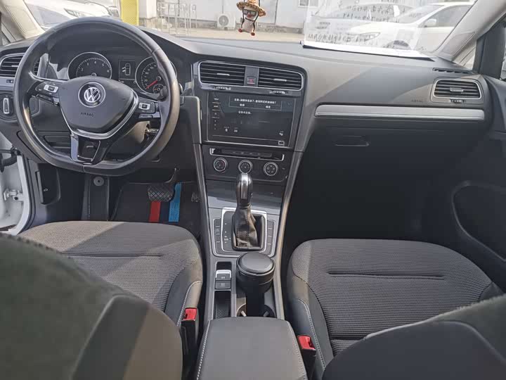 Фото 5 - Volkswagen Golf