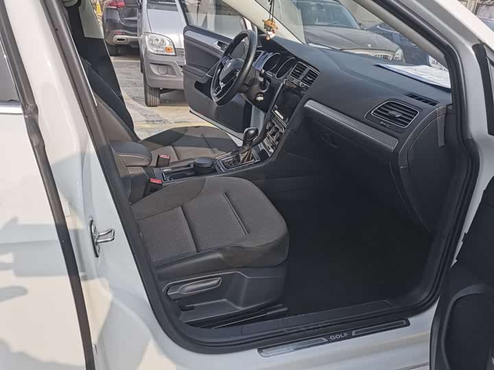 Фото 6 - Volkswagen Golf