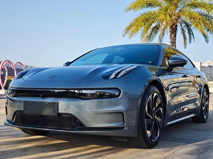 Фото 1 - Zeekr 001