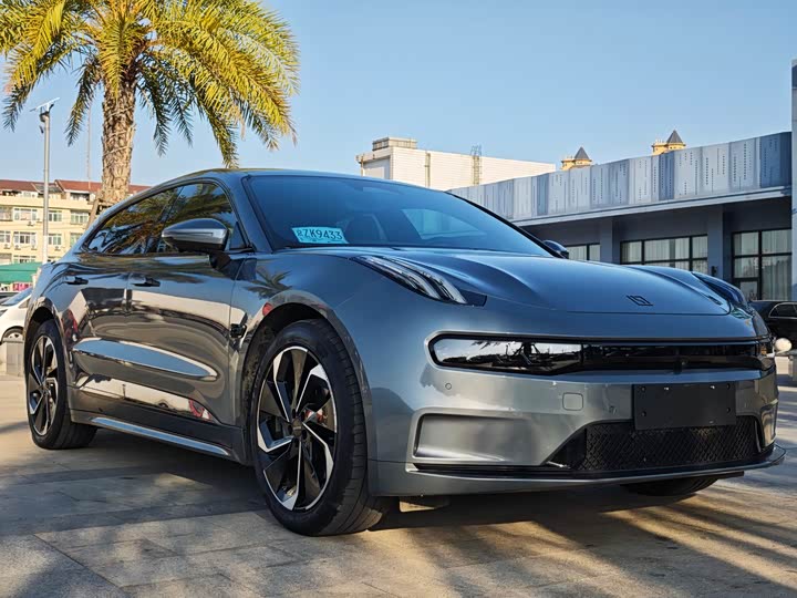 Фото 3 - Zeekr 001