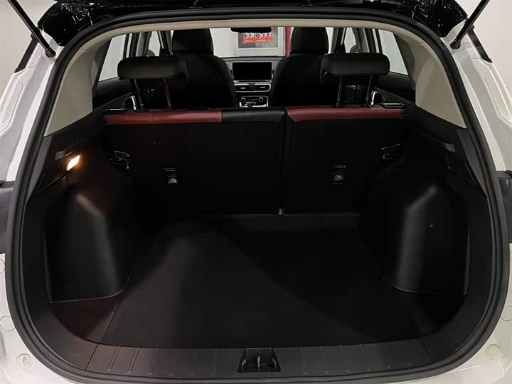 Фото 7 - Geely Coolray