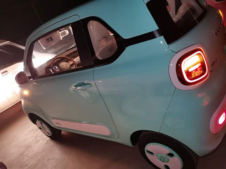 Фото 5 - Bestune Pony