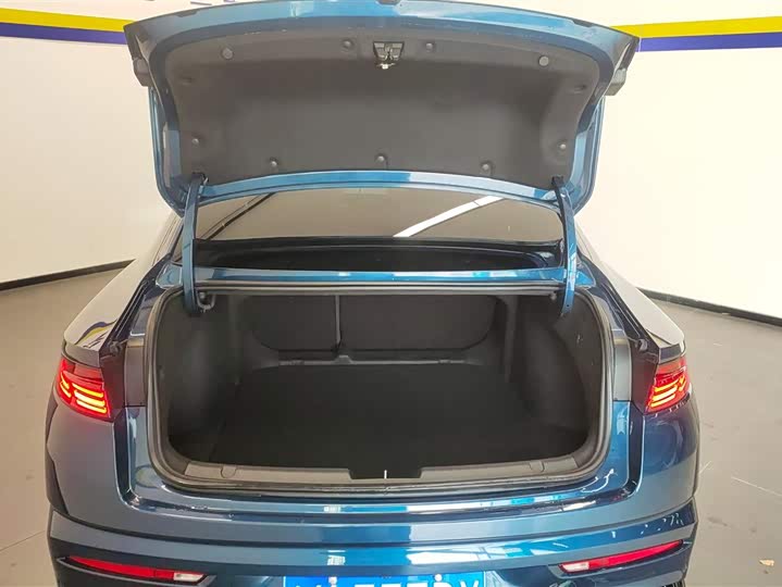 Фото 4 - Geely Preface