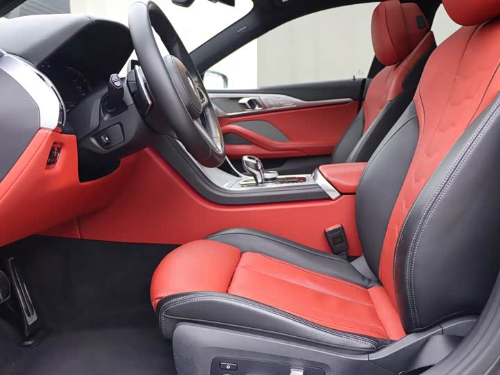 Фото 5 - BMW 8 Series