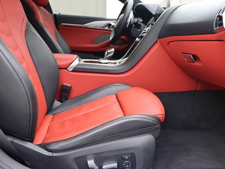 Фото 8 - BMW 8 Series