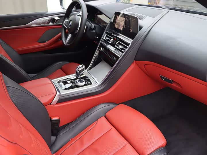 Фото 9 - BMW 8 Series