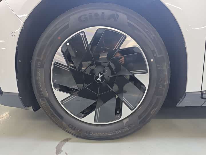 Фото 5 - XPeng F57