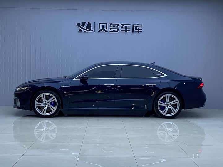 Фото 3 - Audi A7L