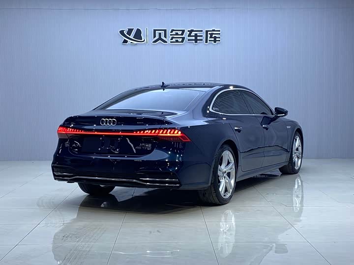 Фото 4 - Audi A7L