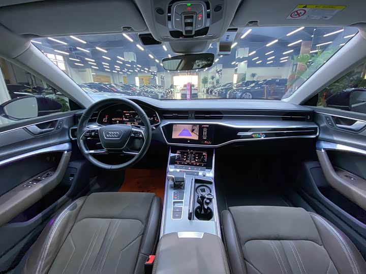 Фото 6 - Audi A7L