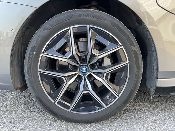 Фото 5 - BMW i5