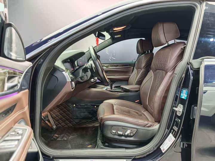 Фото 4 - BMW 6 Series GT