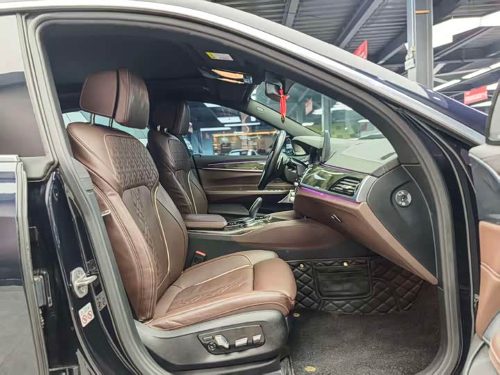 Фото 6 - BMW 6 Series GT