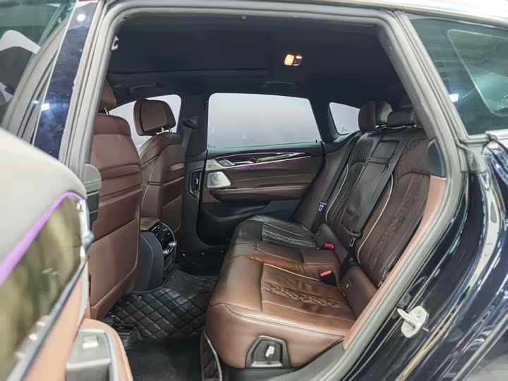 Фото 9 - BMW 6 Series GT