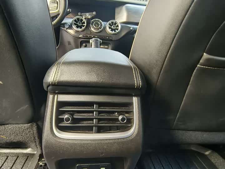 Фото 6 - Tank 300