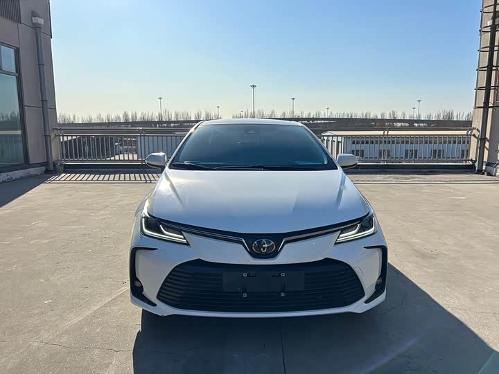 Фото 3 - Toyota Corolla