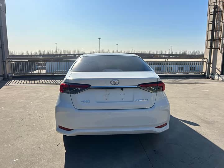 Фото 4 - Toyota Corolla