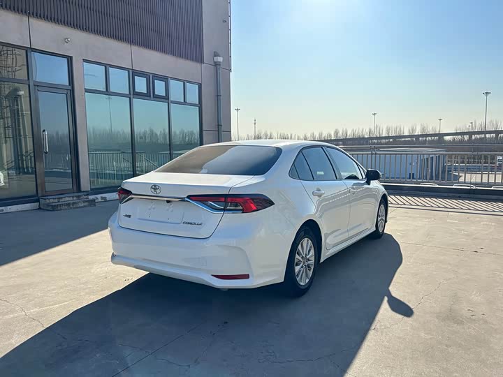 Фото 5 - Toyota Corolla