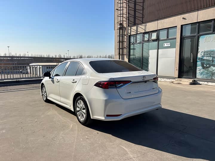 Фото 6 - Toyota Corolla