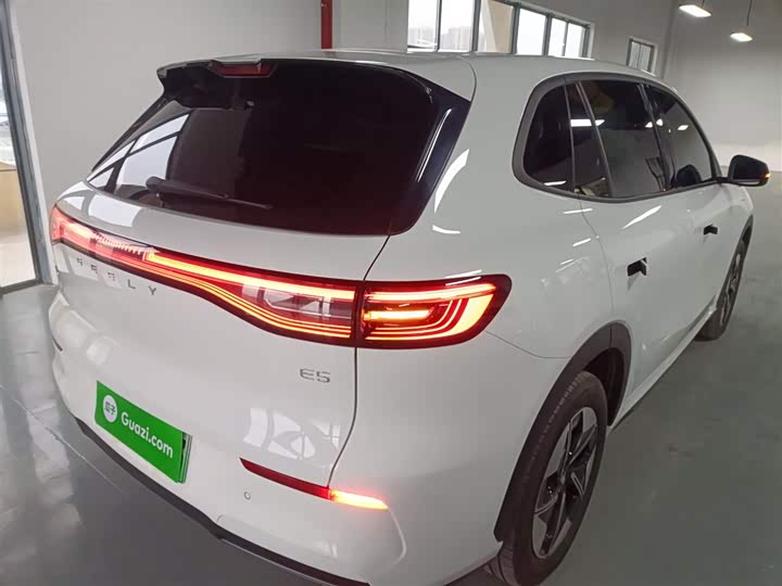 Фото 7 - Geely Galaxy E5