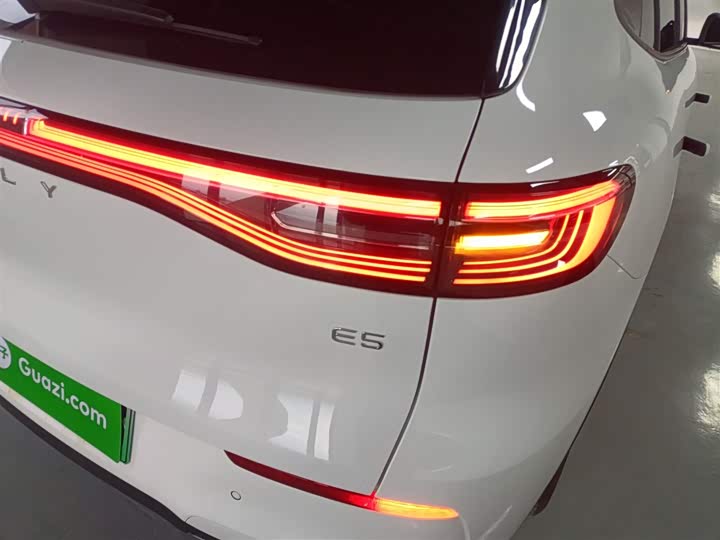 Фото 8 - Geely Galaxy E5