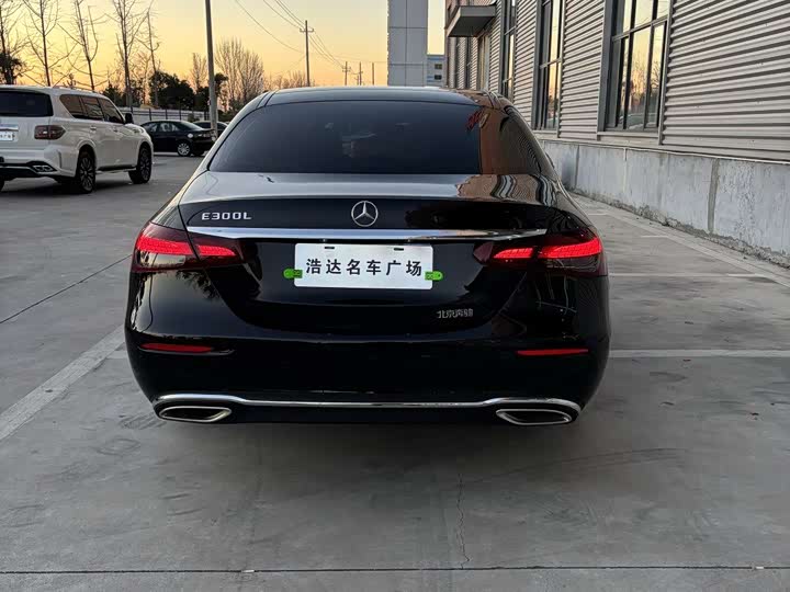 Фото 6 - Mercedes-Benz E-Class