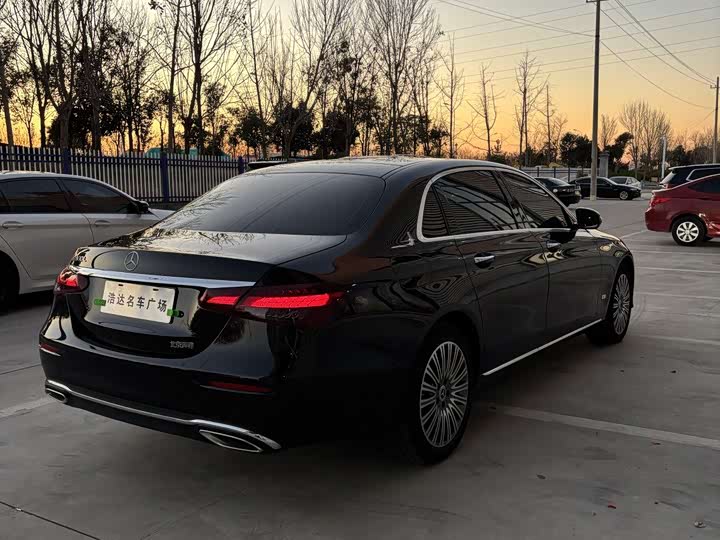 Фото 7 - Mercedes-Benz E-Class