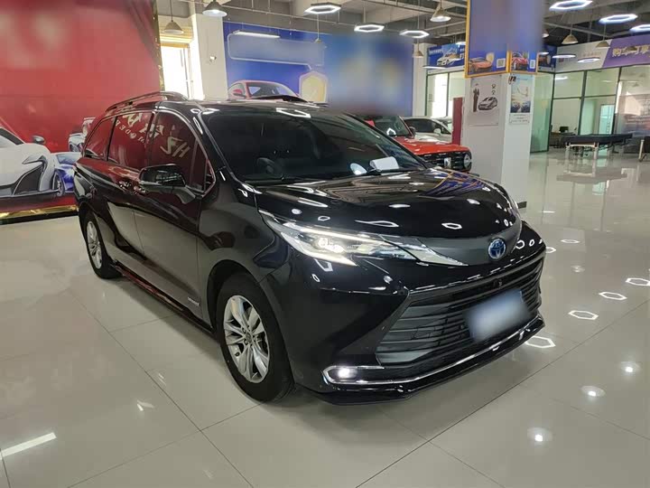 Фото 4 - Toyota Sienna