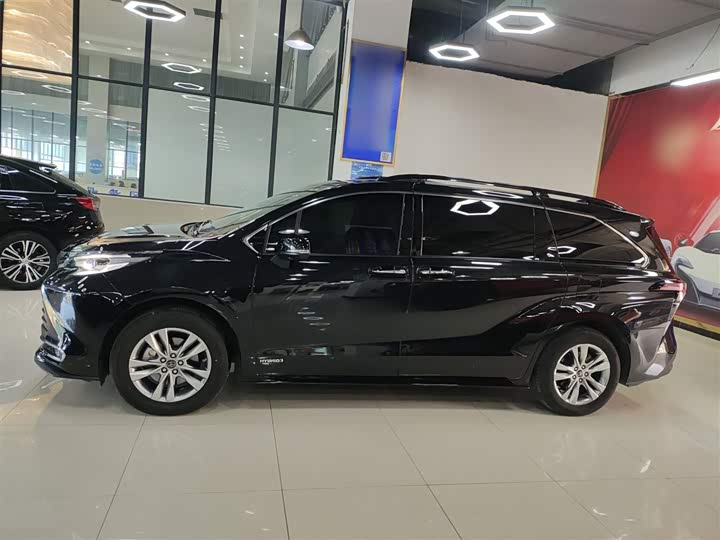 Фото 5 - Toyota Sienna