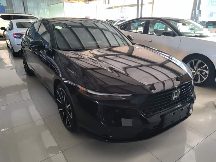 Фото 4 - Honda Accord