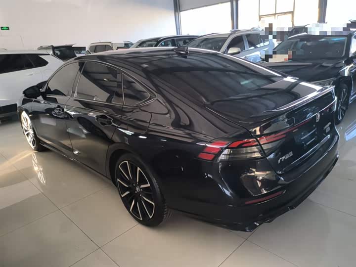 Фото 5 - Honda Accord