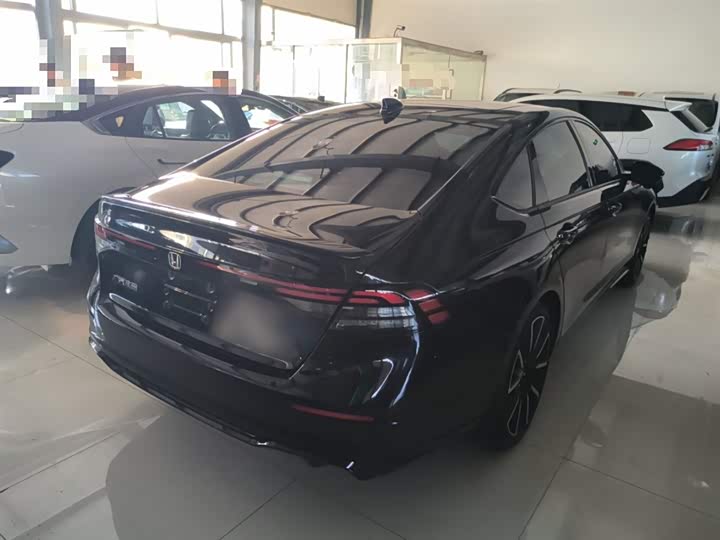 Фото 7 - Honda Accord