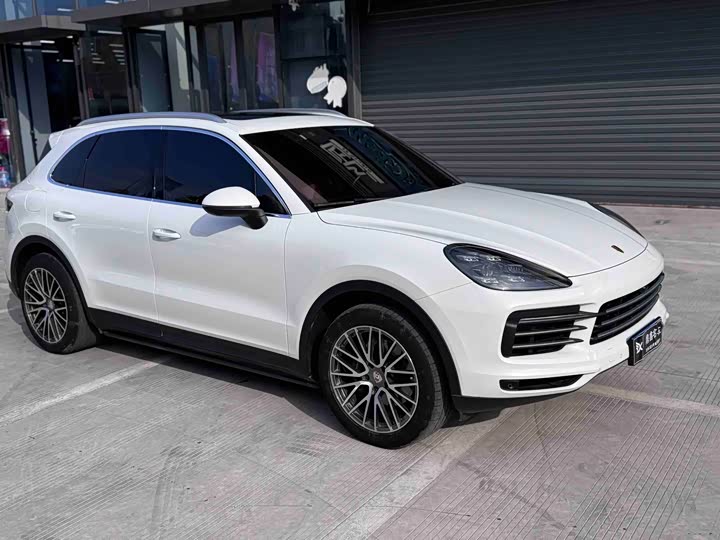 Фото 1 - Porsche Cayenne