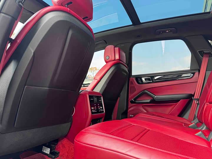 Фото 5 - Porsche Cayenne