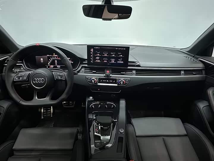 Фото 6 - Audi A4L