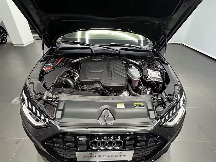 Фото 8 - Audi A4L