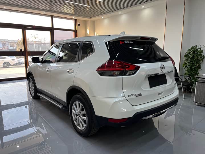 Фото 6 - Nissan X-Trail