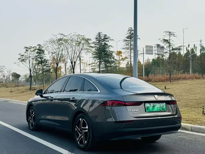 Фото 8 - Roewe D7