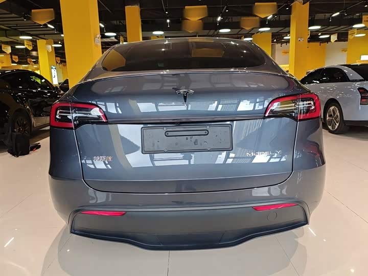 Фото 6 - Tesla Model Y