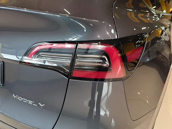 Фото 8 - Tesla Model Y